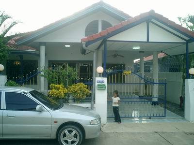 pic Family House