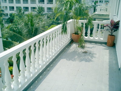 pic Corner Unit at Lalana Condo.