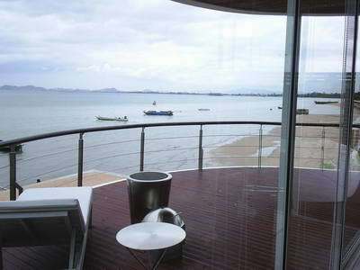 pic Ananya Beachfront Condominium.