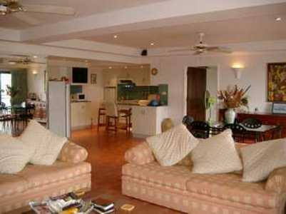 pic Luxury In Town Apartment