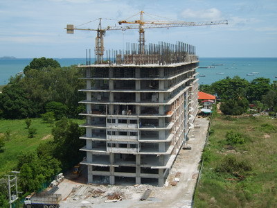 pic TOP FLOOR Corner Units to Walking Street