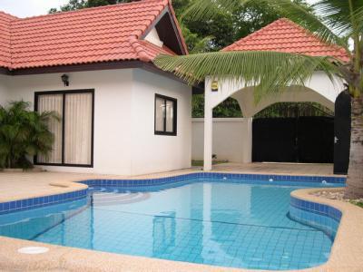pic A furnished bungalow 