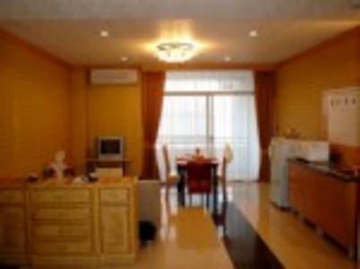 pic Great 85 square meters 1-bedroom condo 