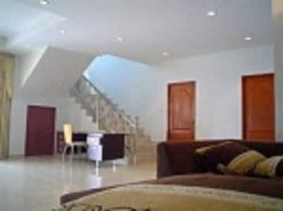 pic 2 Storeys house with 4 bedrooms