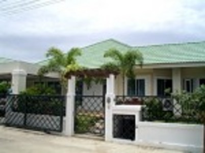 pic 6 bedrooms house for sale 