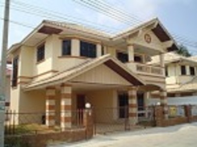 pic 2 storey house with 3 bedrooms