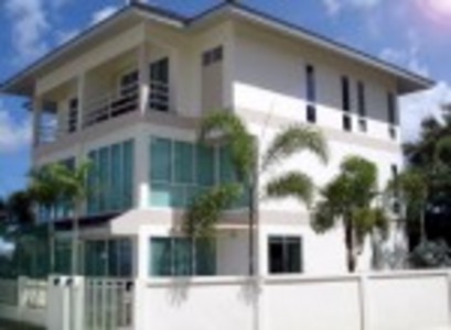 pic A unique 3-storey Duplex-Villa 