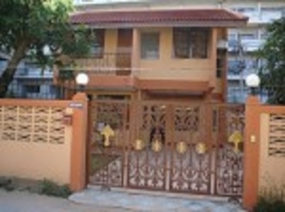 pic 2 storey house with Exterior Size 70 Sqm