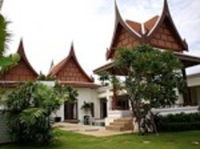 pic Exterior Size 185 Sqm house for rent 
