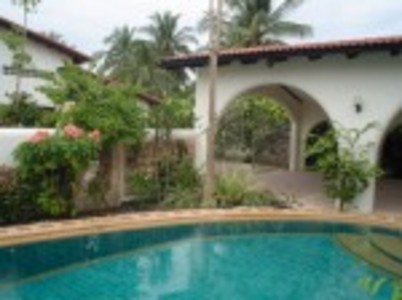 pic This Executive mansion has it all! 