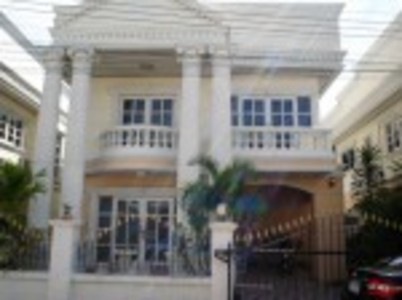 pic Attractive residence (fully furnished)