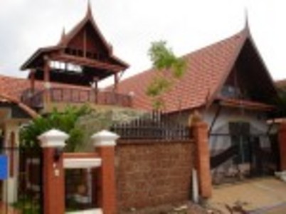 pic Thai-style 3-bedroom bungalow 