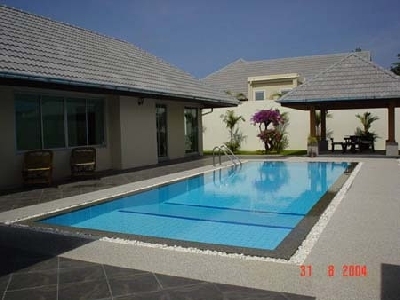 pic 3-BEDROOM WITH POOL
