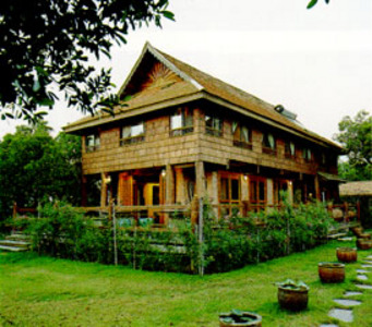 pic  GOLDEN TEAK WOODEN HOUSE