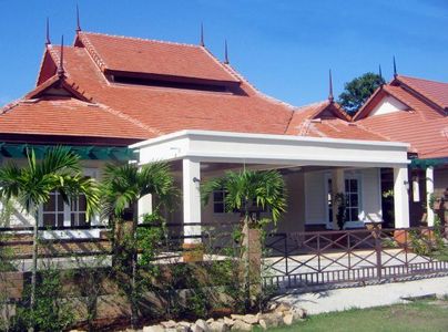 pic Stylish designed detached house