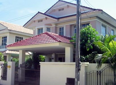 pic Quality family house in secured villa