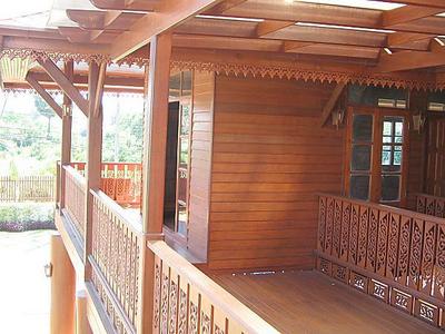 pic Teak wood Thai style house with pool 
