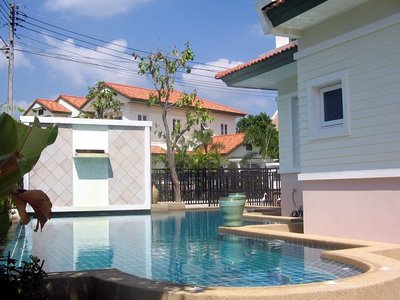 pic 2 floor detached house in Chalong