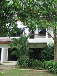 pic 4 aircons and 2 bedrooms in this condo