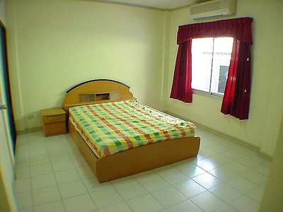pic Two storey house for sale
