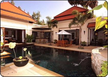 pic A huge central living 