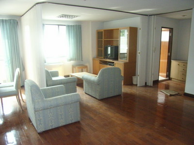 pic A quiet Silom condo 