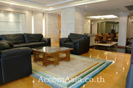 pic Lots of Special Features in This Condo