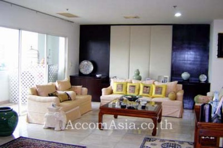 pic Open spacious layout with balcony 
