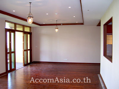 pic Elegance Thai Style in Brand New Condo