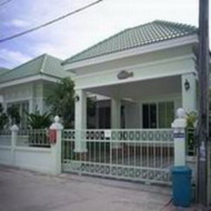 pic Large 2 Bedroom House for Rent