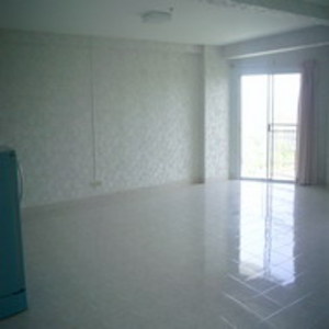 pic 60m2 empty Apartment for Sale.
