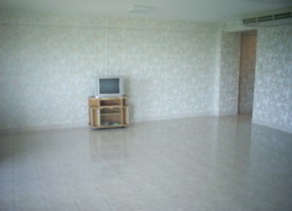 pic 60m2 empty Apartment for Sale.