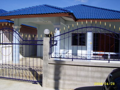 pic Small Budget House - Bangsaray