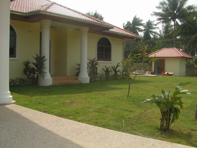 pic New villa in Mabprachan Lake