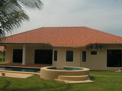pic New villa in Mabprachan Lake