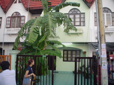 pic 2 storey townhouse on Thappraya Road