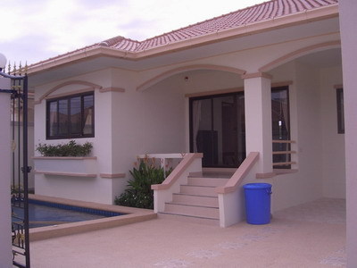 pic 1 storey house at ADARE GARDEN 