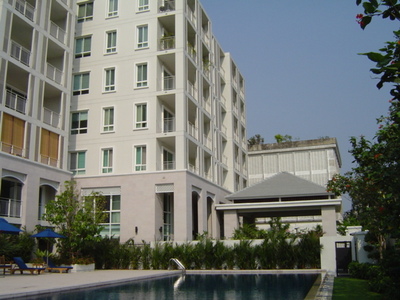 pic 2 Bedrooms Â· 200 sqm Â· Bangkok Â· Sathorn
