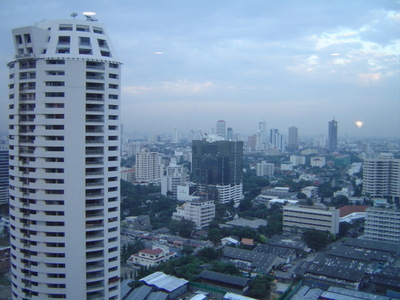 pic 2.5 Bedrooms Â· 115 sqm Â· Bangkok Â· Silom