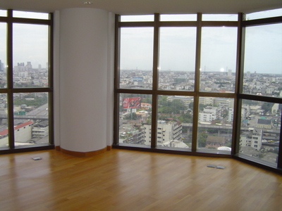 pic 3 Bedrooms Â· 173 sqm Â· Bangkok Â· Silom