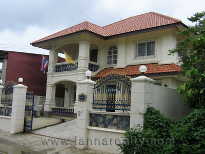 pic Four Bedroom House Close to CR