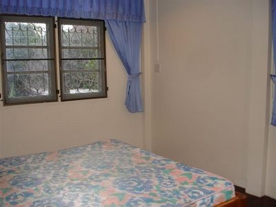 pic Nice size town house for rent 