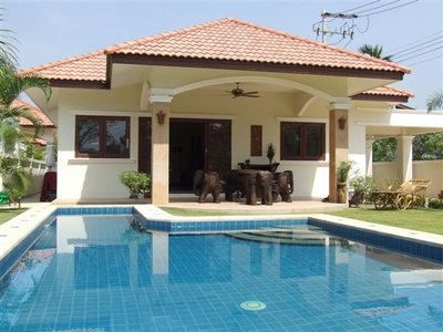 pic Beautifully furnished 2 bedroom bungalow