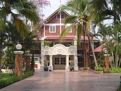 pic Retreat property close to town