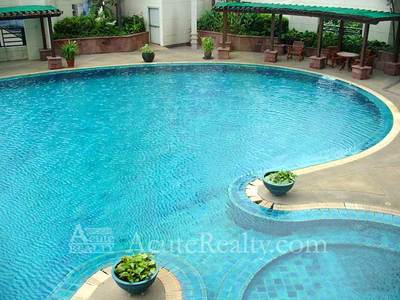 pic Luxurious condo for rent & sale