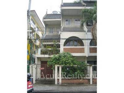 pic  Townhouse + office for rent!!