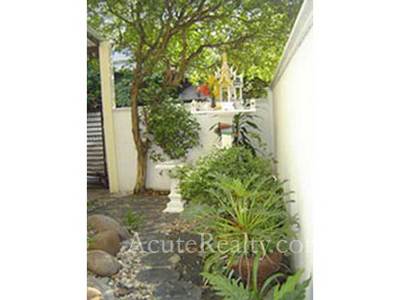 pic Easy access to Sukhumvit Road