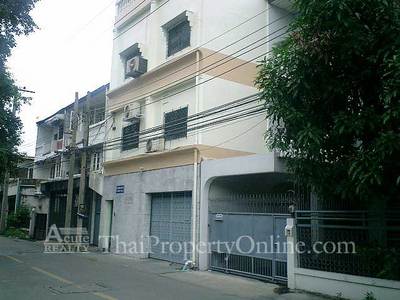 pic Townhouse for rent and sale