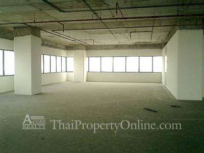 pic  Very close to MRT Subway Station