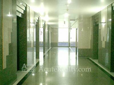 pic Office on South Sathorn main road 